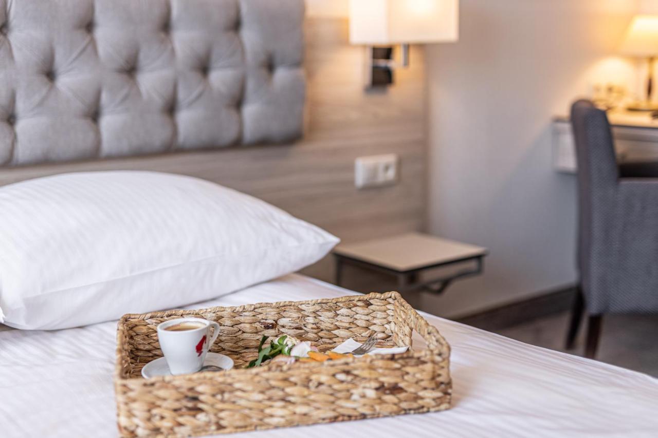 Hotel Podlasie เบียวิสตอก ภายนอก รูปภาพ
