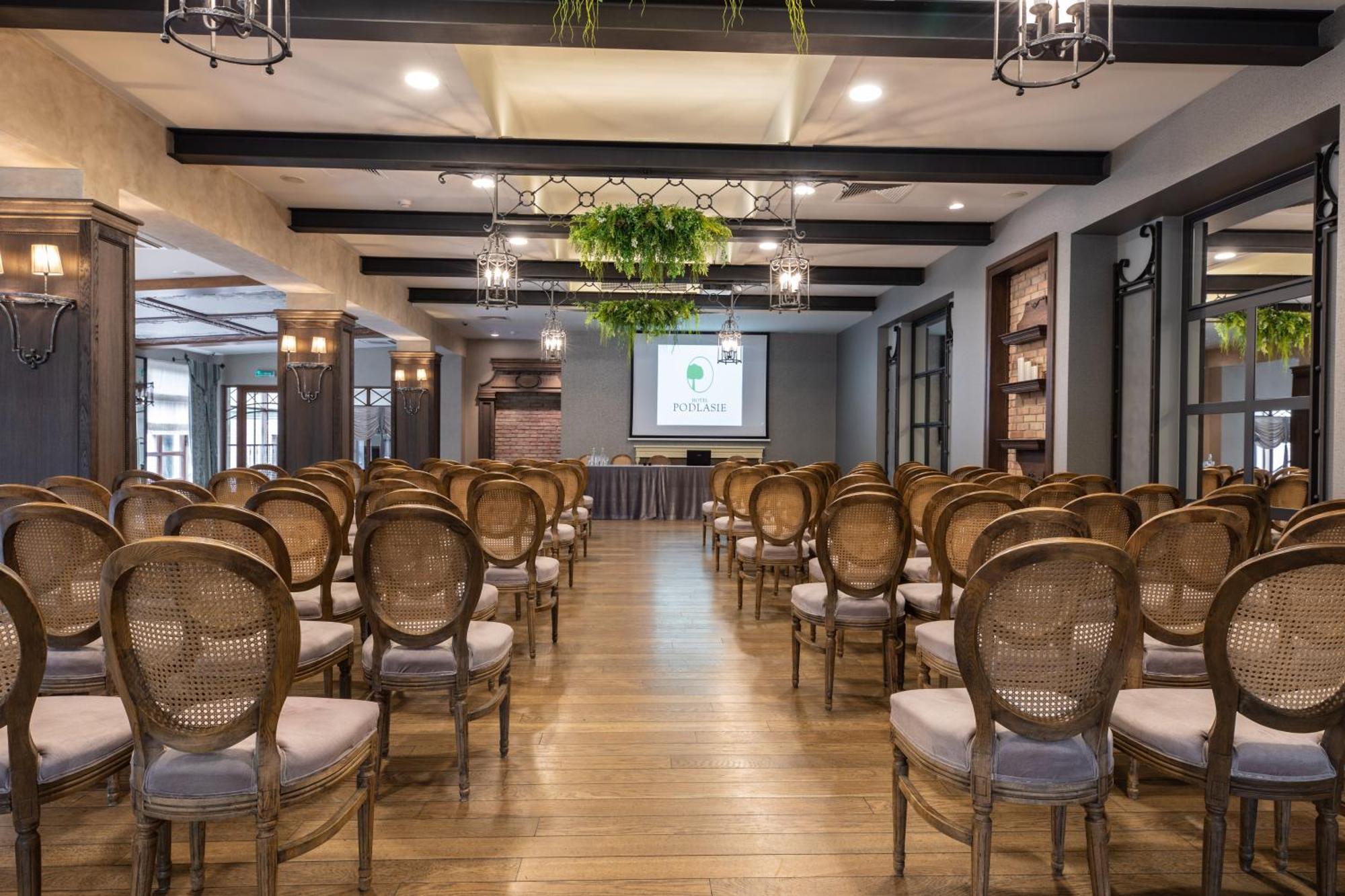 Hotel Podlasie เบียวิสตอก ภายนอก รูปภาพ