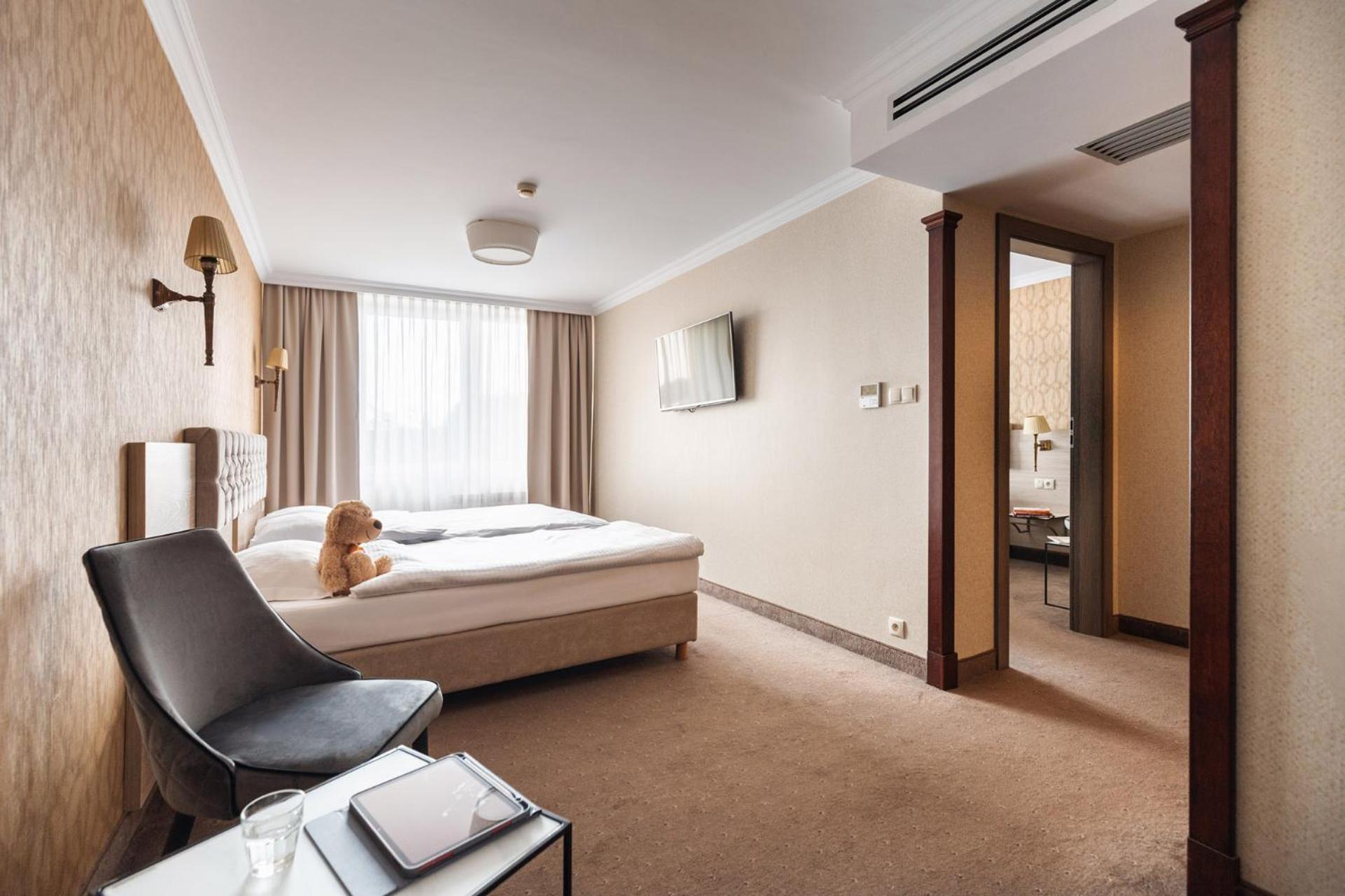 Hotel Podlasie เบียวิสตอก ภายนอก รูปภาพ