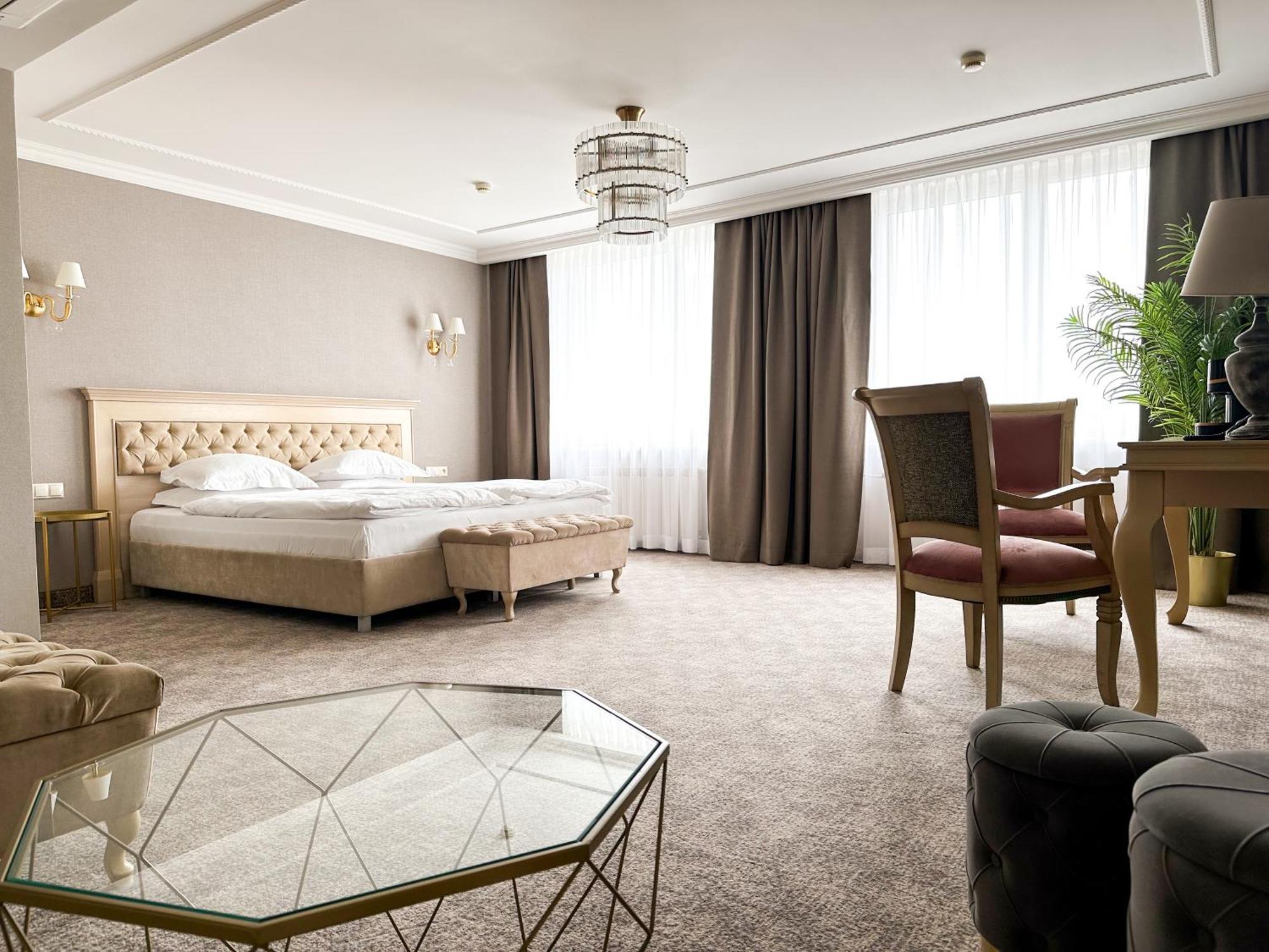 Hotel Podlasie เบียวิสตอก ภายนอก รูปภาพ