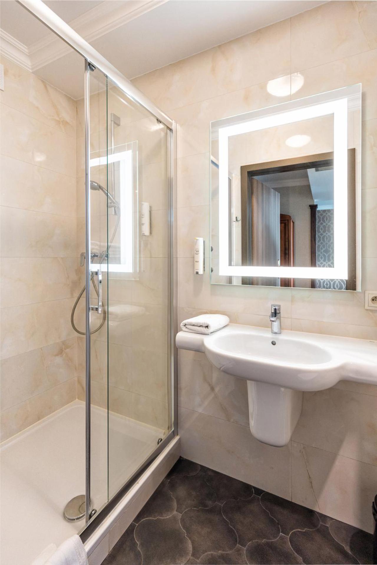 Hotel Podlasie เบียวิสตอก ภายนอก รูปภาพ