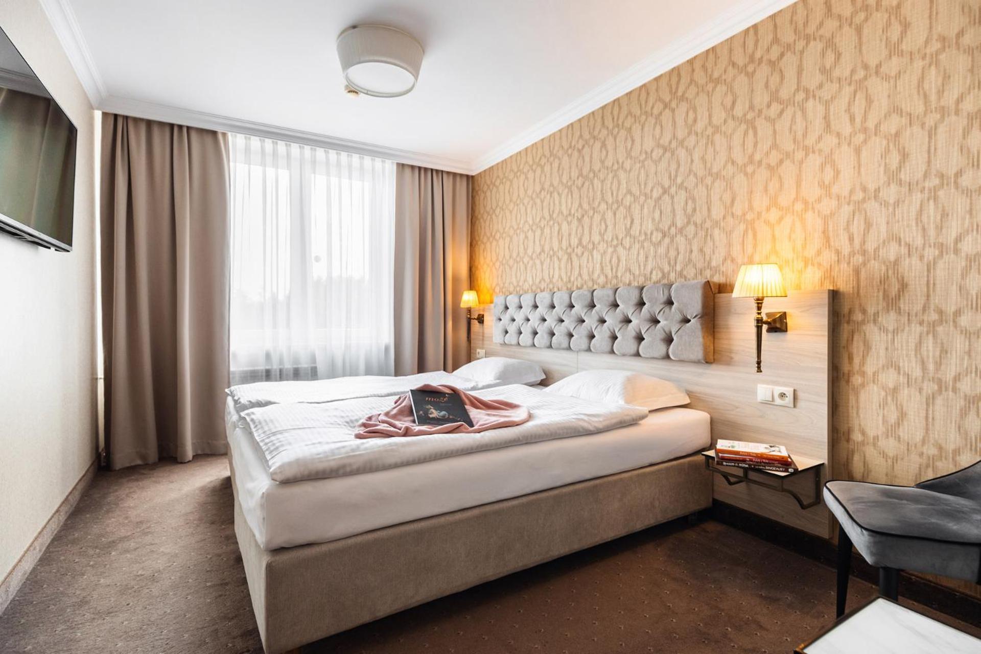 Hotel Podlasie เบียวิสตอก ภายนอก รูปภาพ