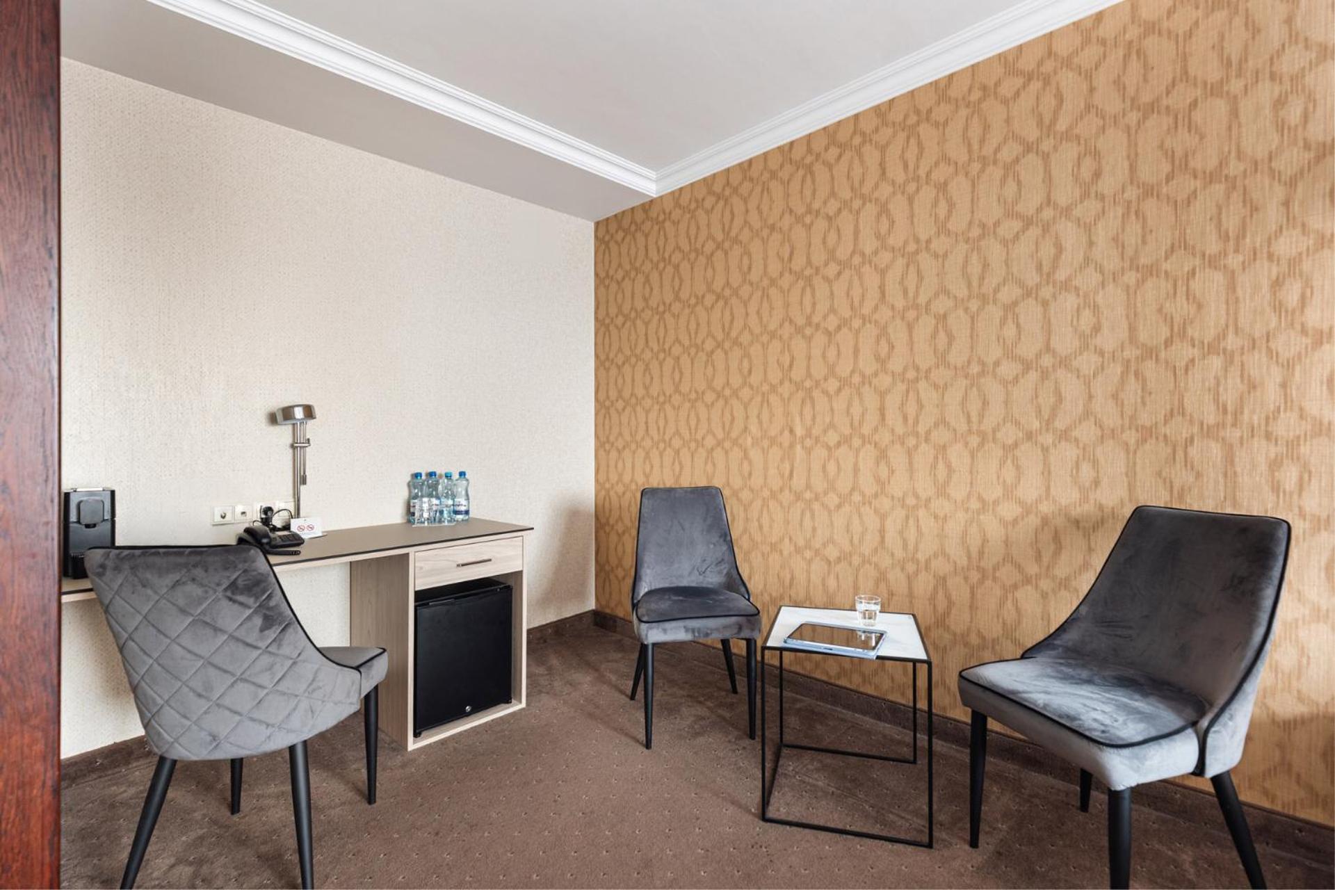Hotel Podlasie เบียวิสตอก ภายนอก รูปภาพ